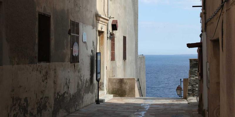 JGACD如何通过多方可信计算重塑供应链金融：网络技术与数据隐私的编程实践